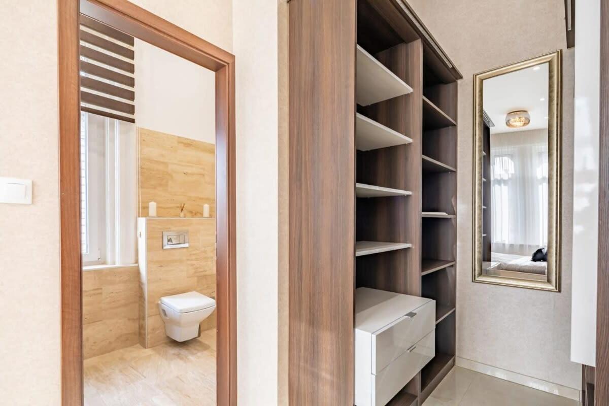 Splendid Perfectly Located Flat With Sauna Apartamento