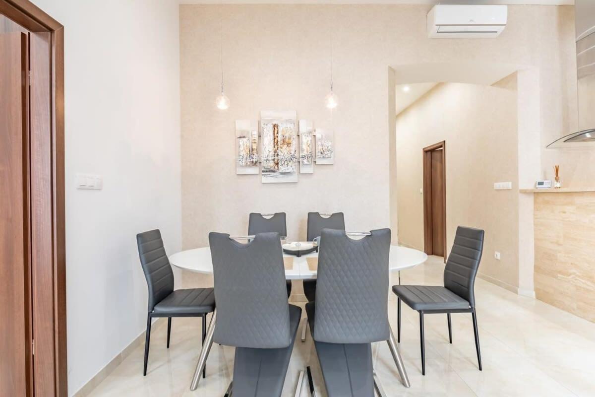 Apartmán Splendid Perfectly Located Flat With Sauna *